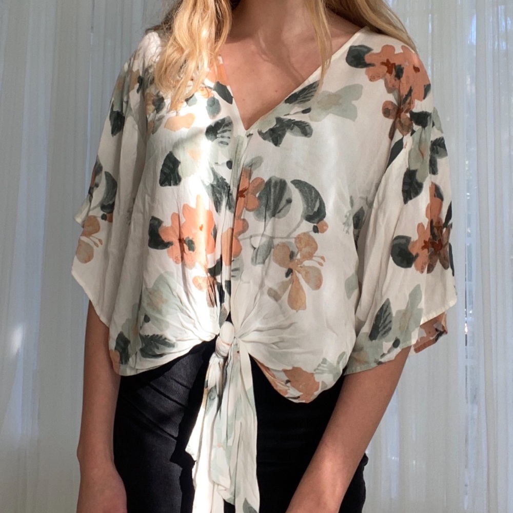 Love Stitch Floral Kimono Top